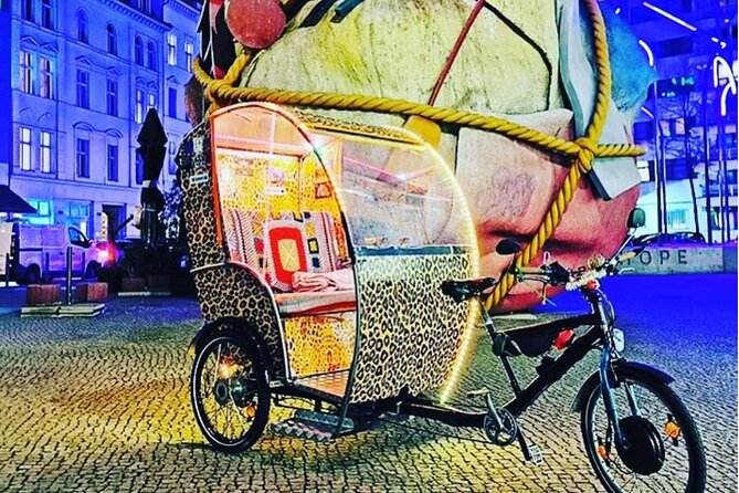 Berlin Night Tours - Romantic Night & Evening Tours Berlin - Berlin after dark, seen from a rickshaw