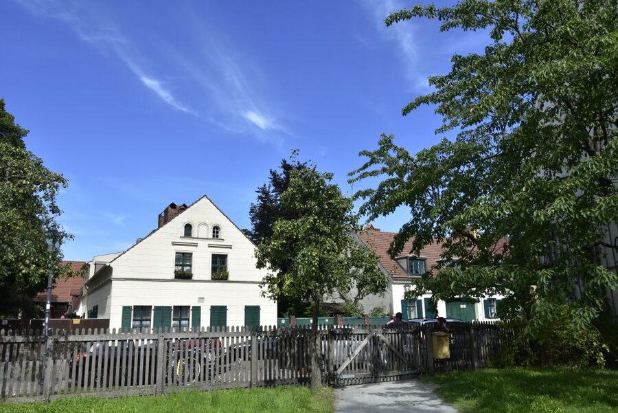 Berlin: Old Neukölln Private Walking Tour - Why old Neukölln makes a surprising walking tour
