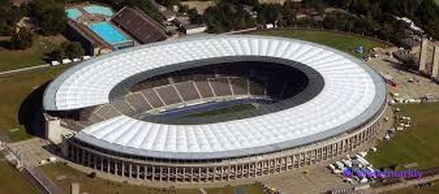 Berlin: Olympia Stadium Entrance Ticket - Who should visit the Olympiastadion?