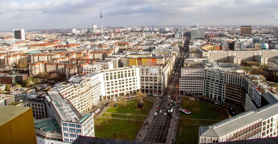 Berlin: Panoramapunkt Skip-the-Line Elevator Ticket - The rapid lift to the 24th floor