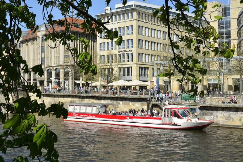 Berlin: Panoramic Boat Tour with Bilingual Audio Guide - Key things to know before boarding
