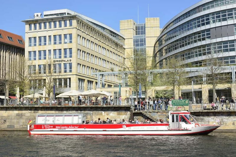 Berlin: Panoramic Boat Tour with Bilingual Audio Guide - Why Berlin looks different from the Spree
