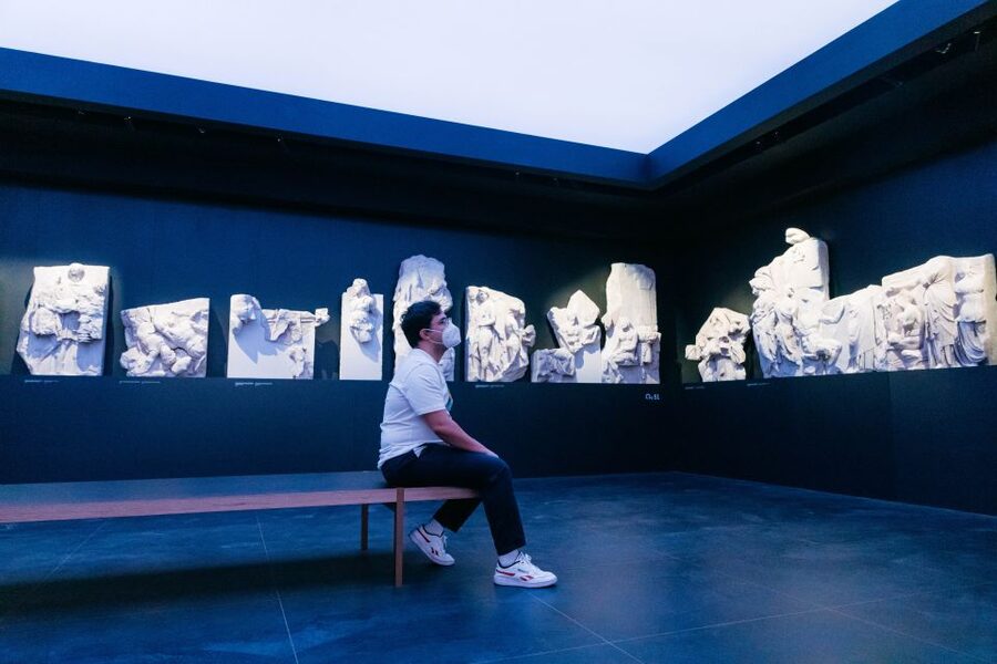 Berlin: "Pergamonmuseum. The Panorama" Exhibition Tickets - Original sculptures beside the vision