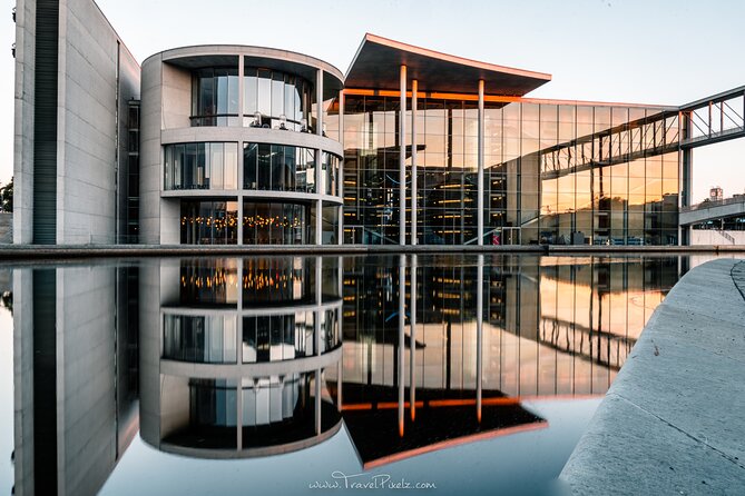 BERLIN PHOTO TOUR with a professional Photographer from Berlin - Unter den Linden, Berlin Cathedral, and Gendarmenmarkt