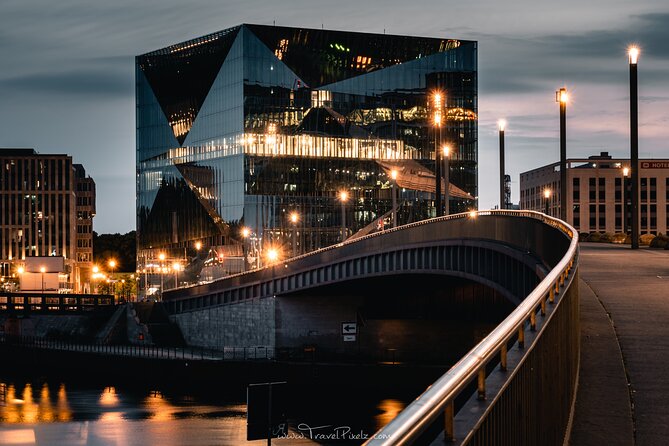 BERLIN PHOTO TOUR with a professional Photographer from Berlin - Instruction for cameras, phones, and mixed skill levels