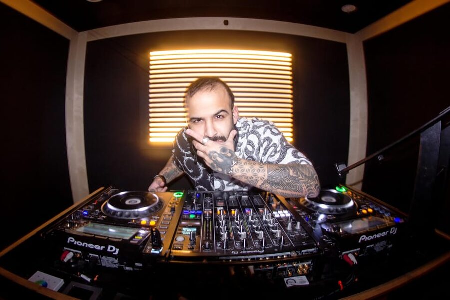 Berlin: Premium Underground Party Tour - The private techno set with a Berlin club DJ