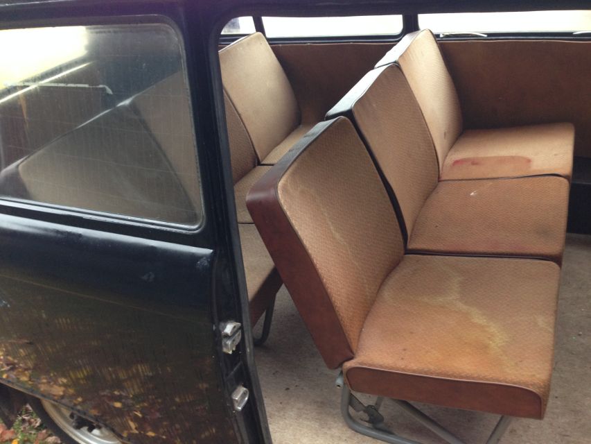 Berlin: Private 2-Hour Sightseeing Tour in Classic GDR Van - Barkas B1000 or historic VW bus?