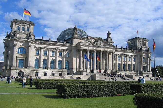 Berlin Private Custom 3-Hour Tour by Car - Museum Island and the best use of your final minutes