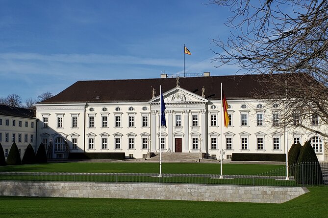 Berlin Private Custom Tour in a Minivan, East and West - How the guides shape the day