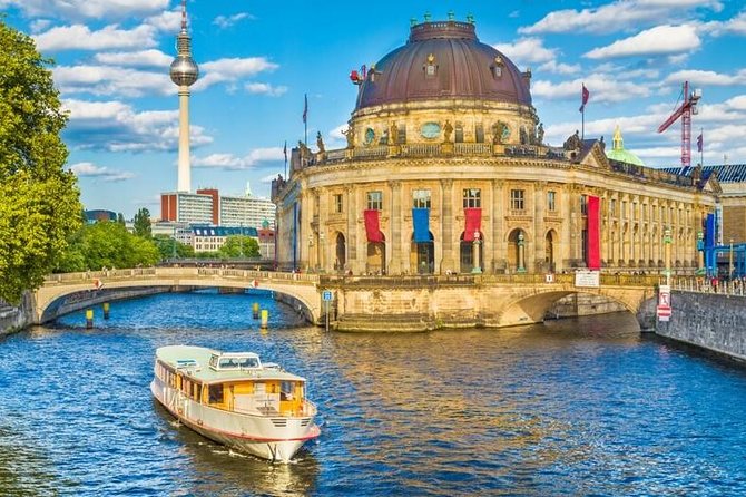 Berlin Private Custom Tour with a Local: Highlights & Hidden Gems - A private Berlin walk instead of a fixed sightseeing script