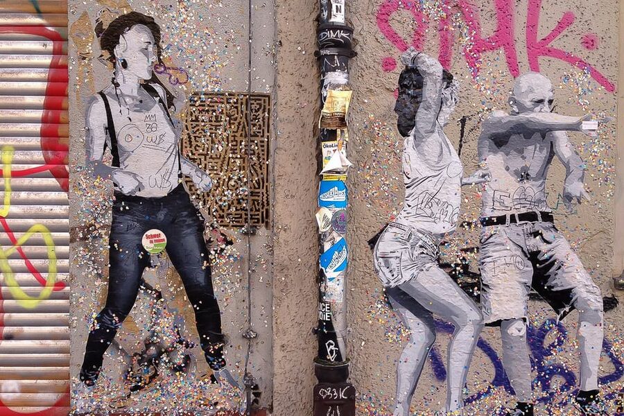 Berlin: Private Kreuzberg Street Art Walking Tour - Oberbaumbrücke adds a classic Berlin view