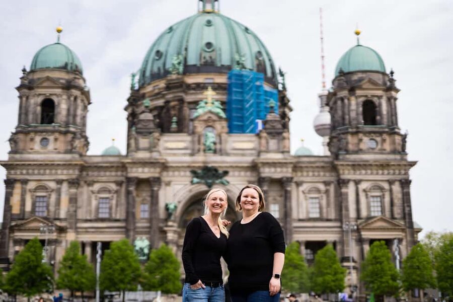 Berlin: Private Photo Session with Professional Photographer - Photo Delivery Within 48 Hours
