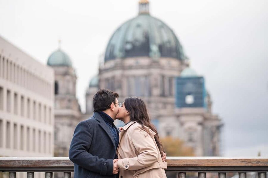 Berlin: Private Photo Session with Professional Photographer - Meeting at the Polish Institute Berlin