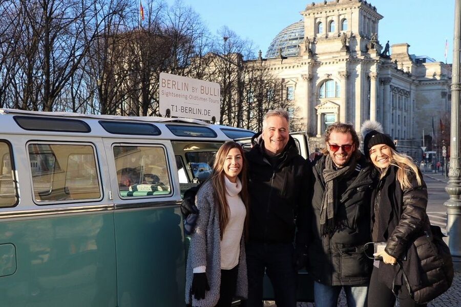 Berlin: Private Sightseeing Tour in Iconic Oldtimer VW Bus - Rotes Rathaus, Neptune Fountain, and the TV Tower