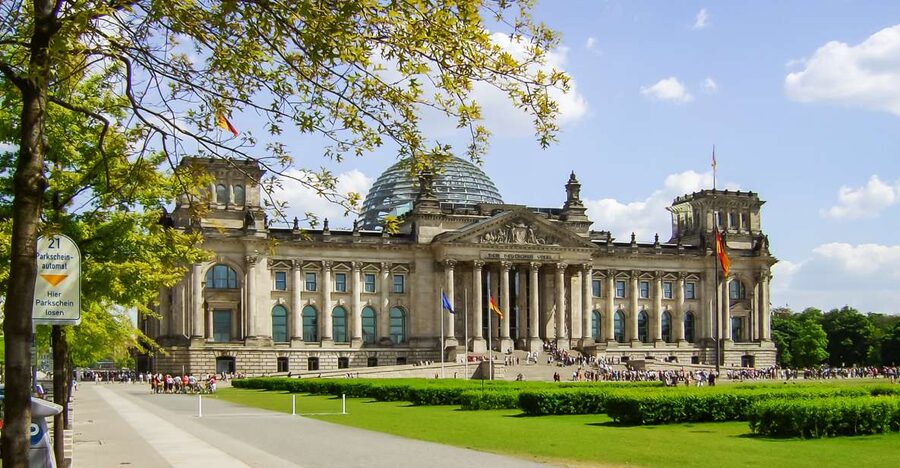 Berlin: Reichstag, Plenary Chamber, Cupola & Government Tour - The roof terrace and glass cupola
