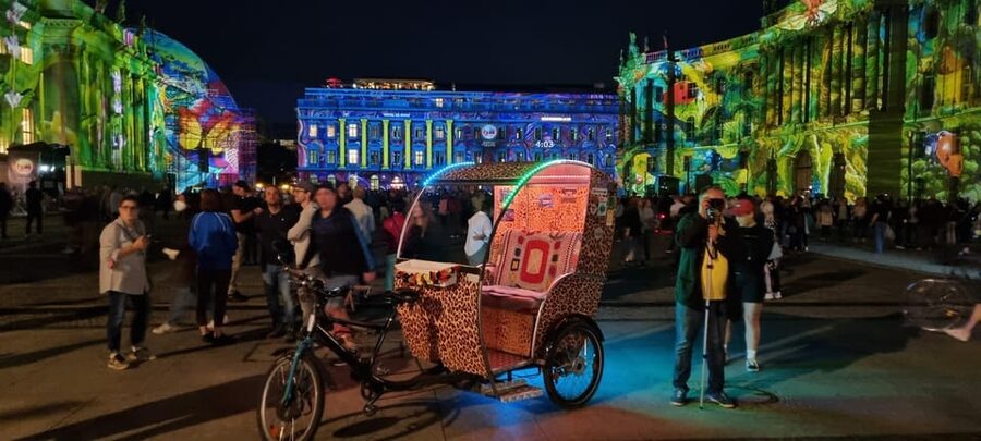 Berlin Rickshaw Tour -2 hours & hotel pickup - groups up to 16 people - Gendarmenmarkt, the Konzerthaus, and Neue Wache