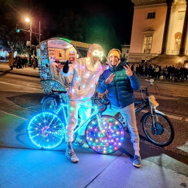 Berlin Rickshaw Tour -2 hours & hotel pickup - groups up to 16 people - Comfort, language, and group size