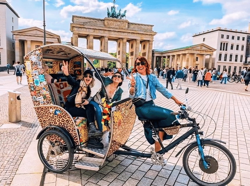 Berlin Rickshaw Tour -2 hours & hotel pickup - groups up to 16 people - Museum Island and the Berlin Cathedral
