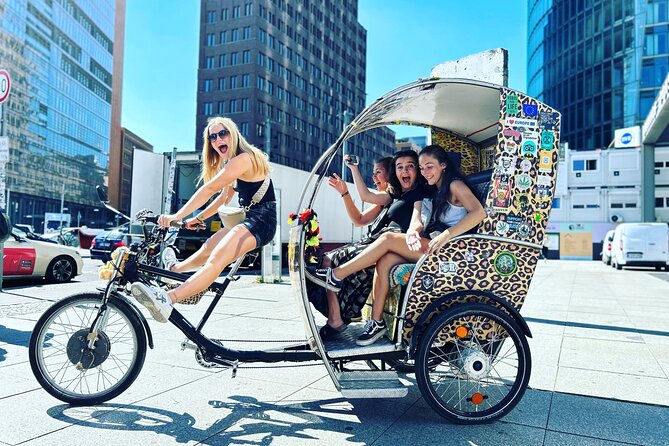Berlin Rickshaw Tours Historical & Photo City Tour 120min - Sightseeing - Brandenburg Gate and the heart of old Berlin