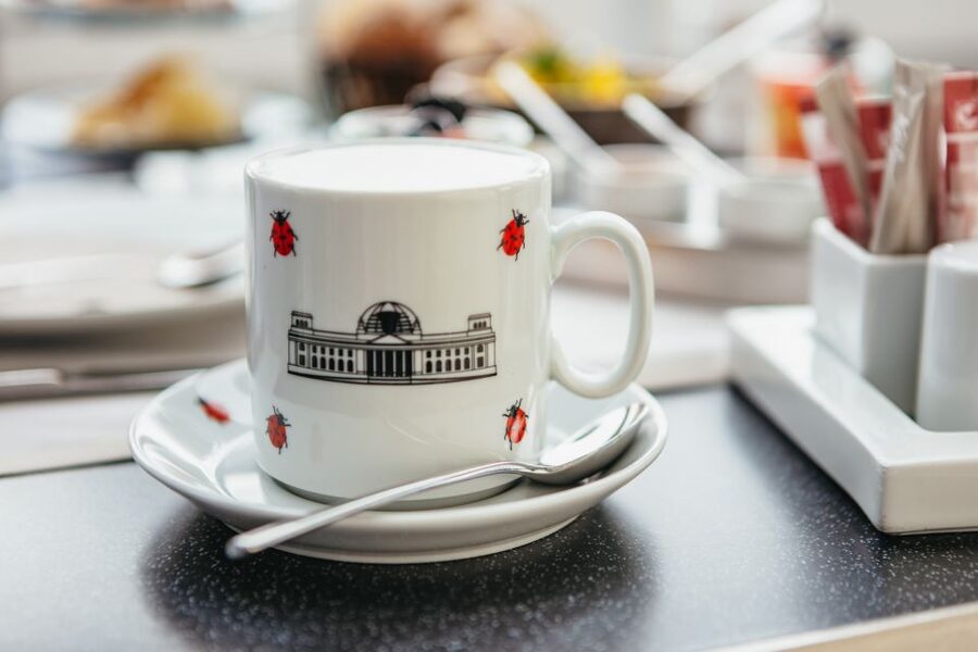 Berlin: Rooftop Breakfast at Käfer Restaurant Reichstag - What arrives on the German breakfast plate