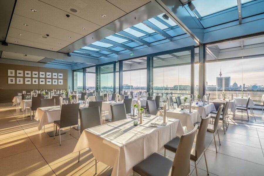 Berlin: Rooftop Dinner at the Käfer Restaurant Reichstag - Getting Through Reichstag Security