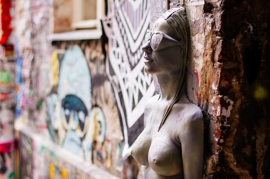 Berlin's Alternative Side: The Urban Jungle Tour - Urban Spree and the Berlin Beer Garden Pause