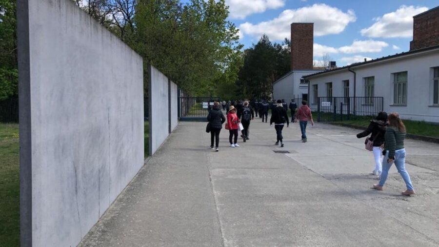 Berlin: Sachsenhausen Concentration Camp Guided Tour - The SS administration and the camp design