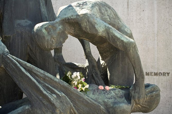 Berlin: Sachsenhausen Concentration Camp Tour in English - Walking from Oranienburg to the memorial