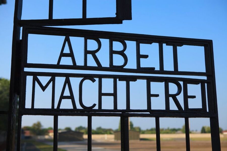 Berlin: Sachsenhausen Memorial 6-Hour Tour in Spanish - Why Sachsenhausen deserves a full day