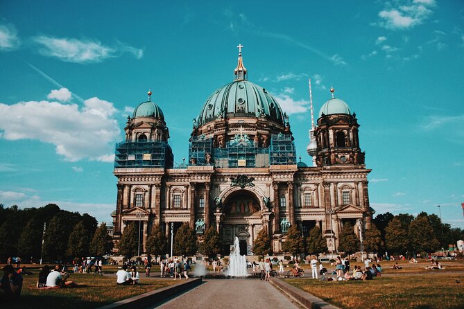 Berlin Scavenger Hunt and Highlights Self-Guided Tour - Why the 65-minute walk takes about two hours