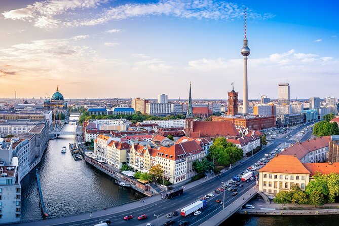 Berlin Scavenger Hunt and Highlights Self-Guided Tour - The app is the real tour guide