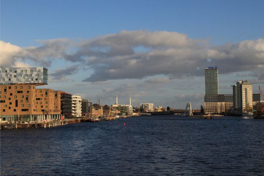 Berlin: Scavenger Hunt through Friedrichshain - Price and group value
