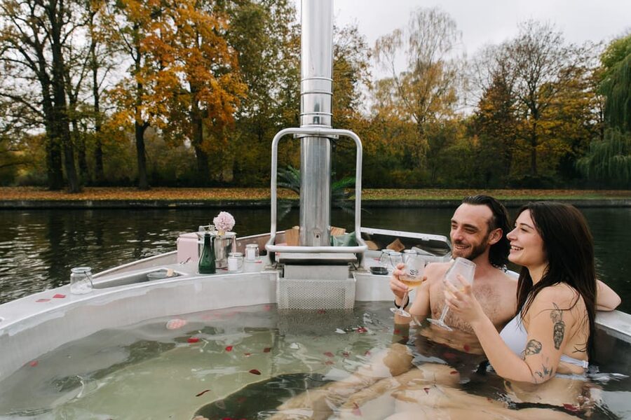 Berlin: Self-drive hot tub boat experience - What this floating hot tub experience is really like