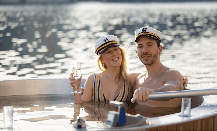 Berlin: Self-drive hot tub boat experience - Food, drinks, and the practical side of the boat