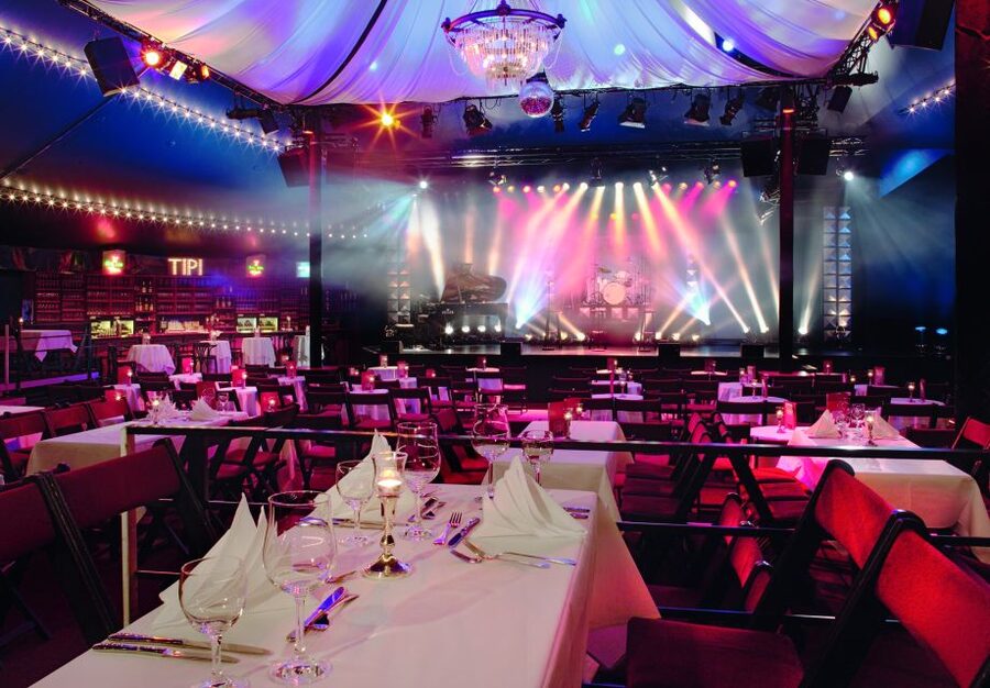 Berlin: Show at the Tipi am Kanzleramt - What happens when you arrive