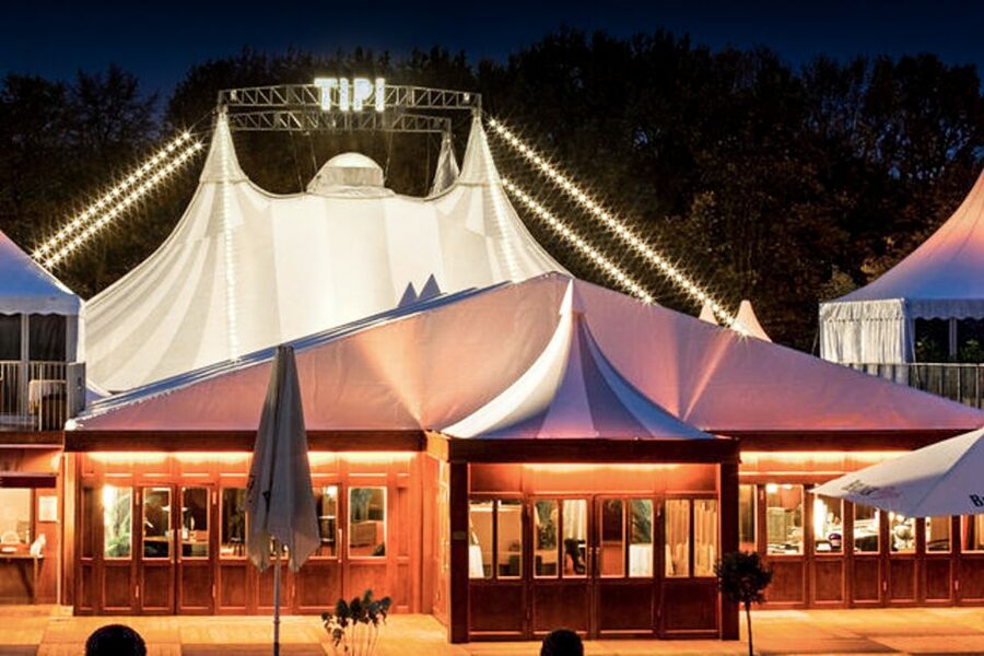 Berlin: Show at the Tipi am Kanzleramt - Dinner, drinks, and the €5 food voucher