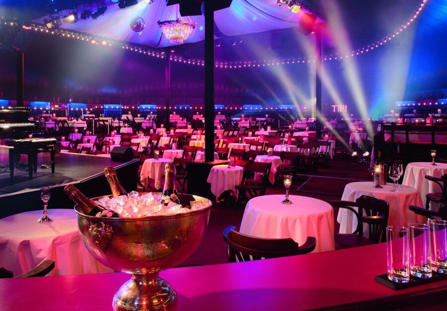Berlin: Show at the Tipi am Kanzleramt - The show changes from night to night