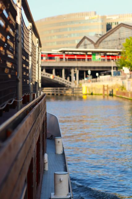 Berlin: Sightseeing Boat Tour on the Spree for Families - Seeing Berlin from the John Franklin
