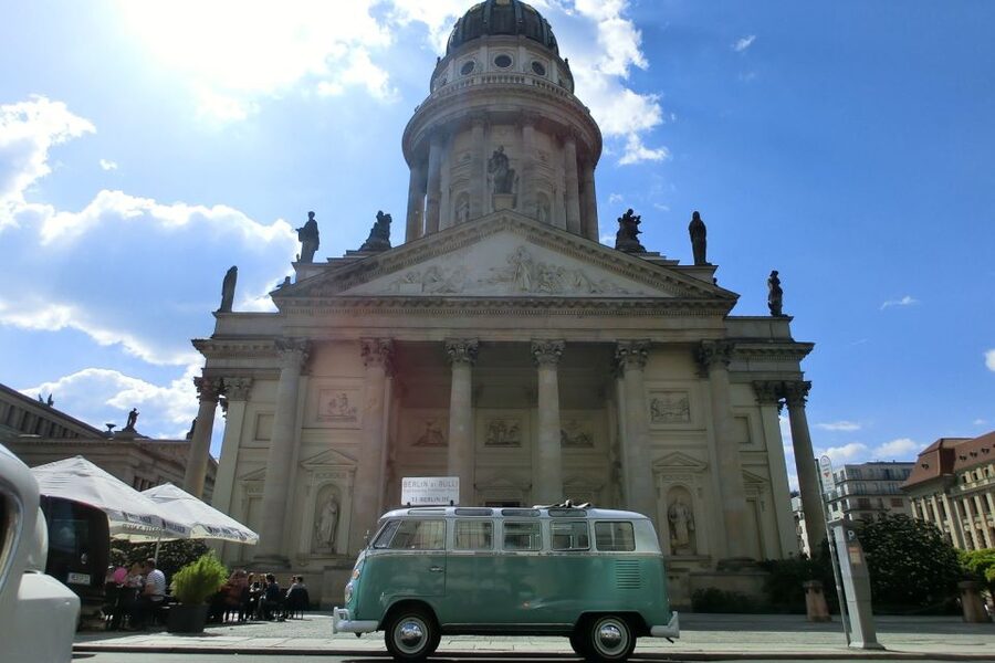 Berlin: Sightseeing Tour in Classic Volkswagen T1 Samba Bus - The guide, commentary, and photo booklet