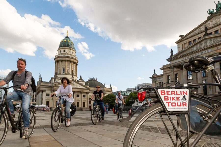 Berlin: Small Group Bike Tour Through City Center - Bornholmer Straße and the first open crossing