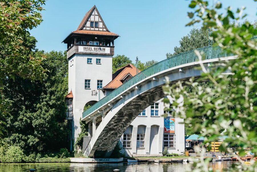 Berlin: Spree Boat Tour to Müggelsee - Köpenick brings history and a possible stop