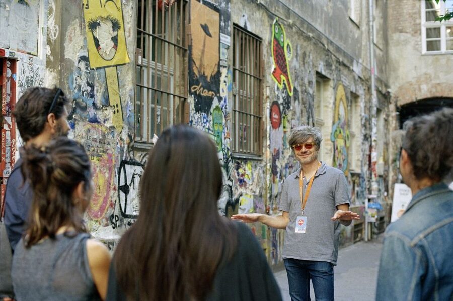 Berlin: Street Art and Alternative Tour - The guides make the difference