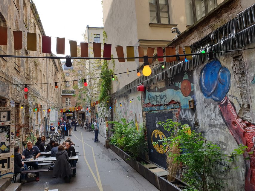 Berlin: Street Art and Alternative Tour - Who should book this walk?