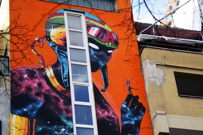 Berlin Street Art & Graffiti Walking Tour - RAW Tempel in Friedrichshain