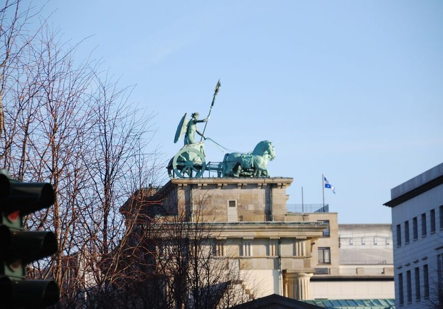 Berlin: The Time of National Socialism Walking Tour - Brandenburg Gate and Pariser Platz: propaganda in a famous setting