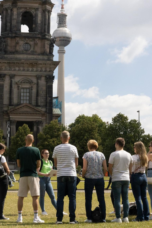 Berlin: the treasures of berlin - walking tour - Gendarmenmarkt, the elegant finish