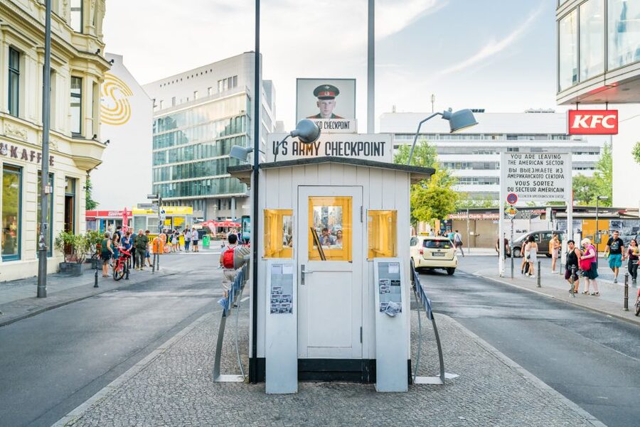 Berlin: Third Reich and Cold War 2 Hour Walking Tour - A real stretch of the Berlin Wall