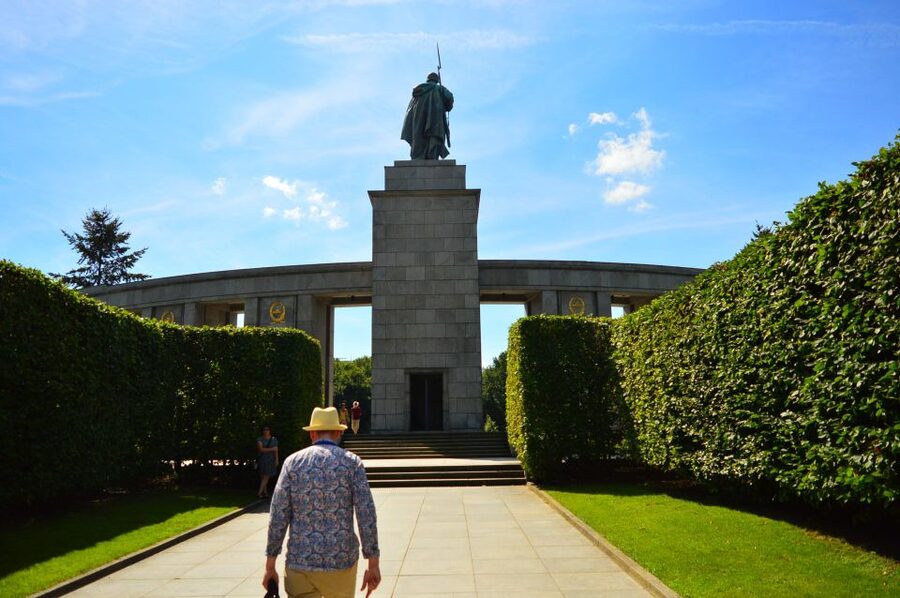 Berlin: Third Reich, Hitler, and WWII Walking Tour - How the guides shape the experience