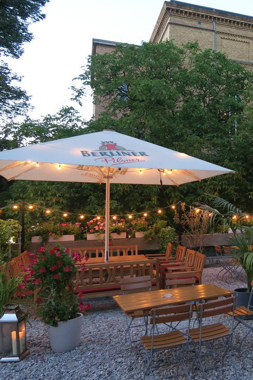 Berlin: Ticket for Bar Jeder Vernunft - Theater & Restaurant - What you might see on the stage