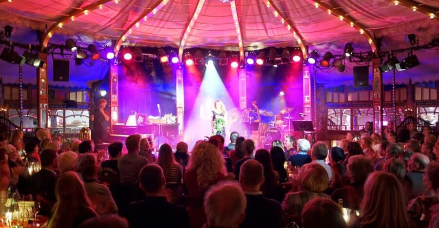 Berlin: Ticket for Bar Jeder Vernunft - Theater & Restaurant - Who will get the most from this ticket?